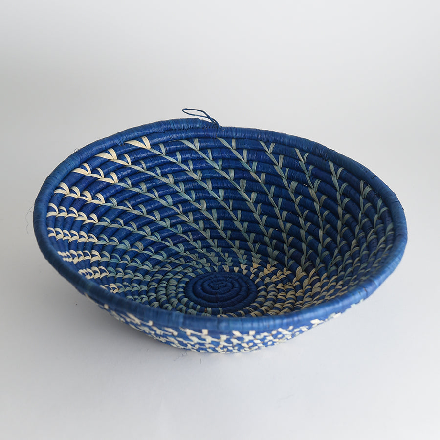 Handwoven Raffia Basket (medium)
