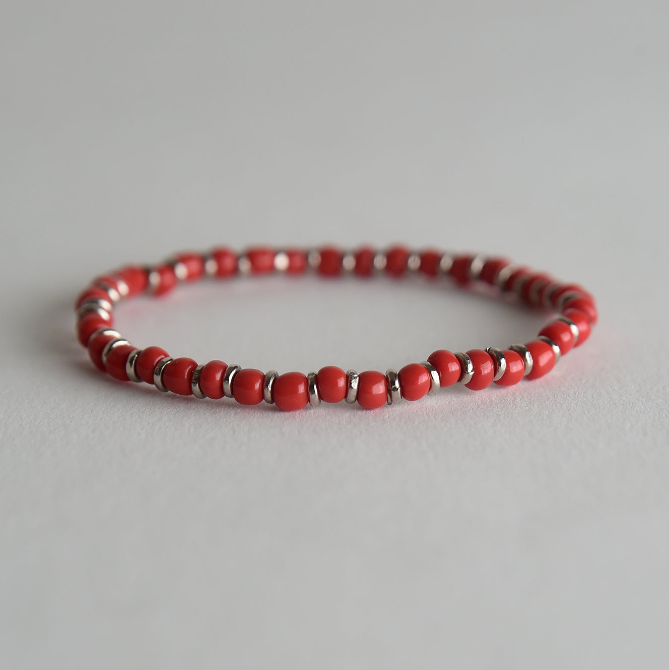 🎁 Colorful Glass Bracelets (100% off)